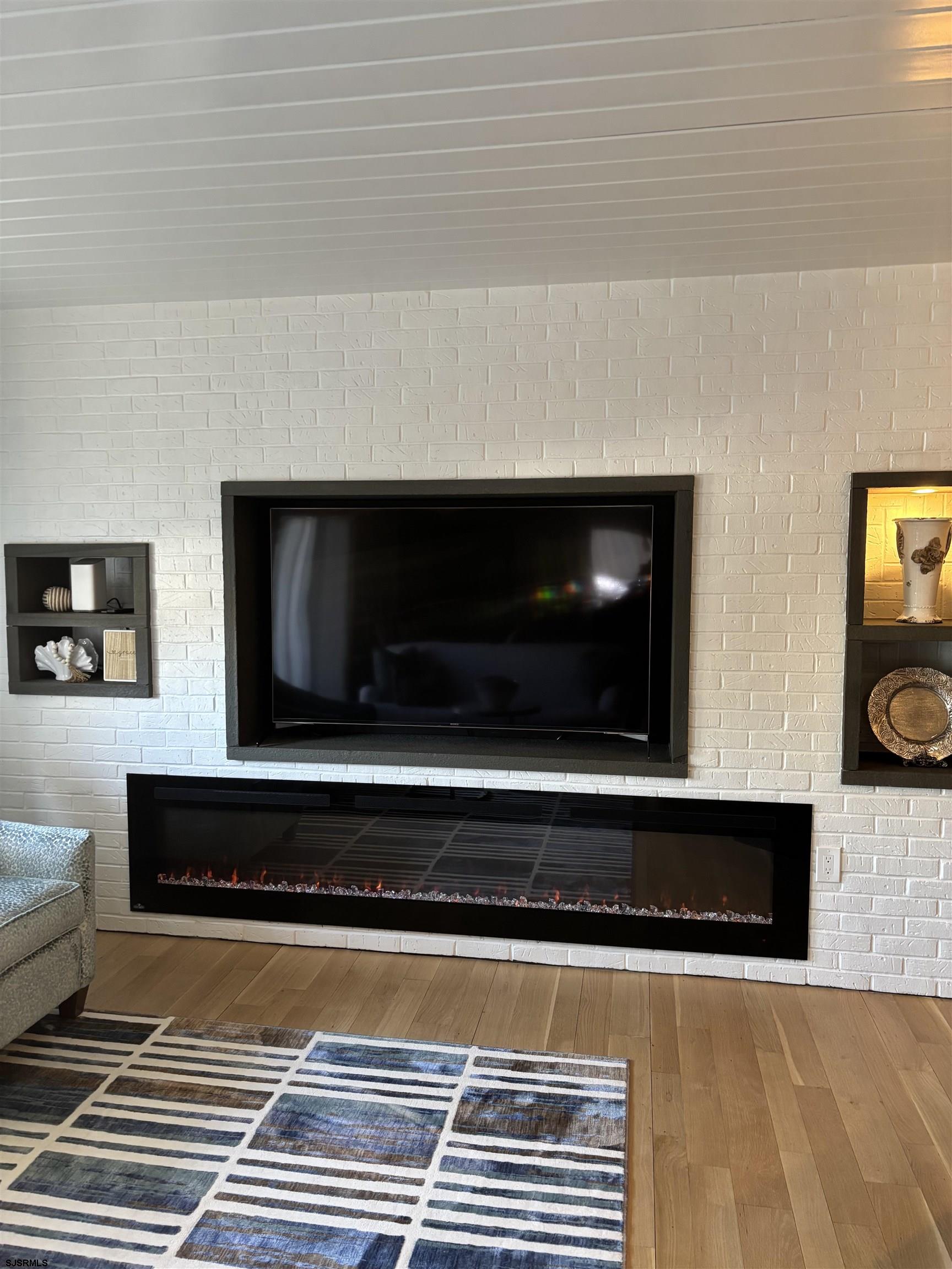 301 Harbour Cove Unit: 301