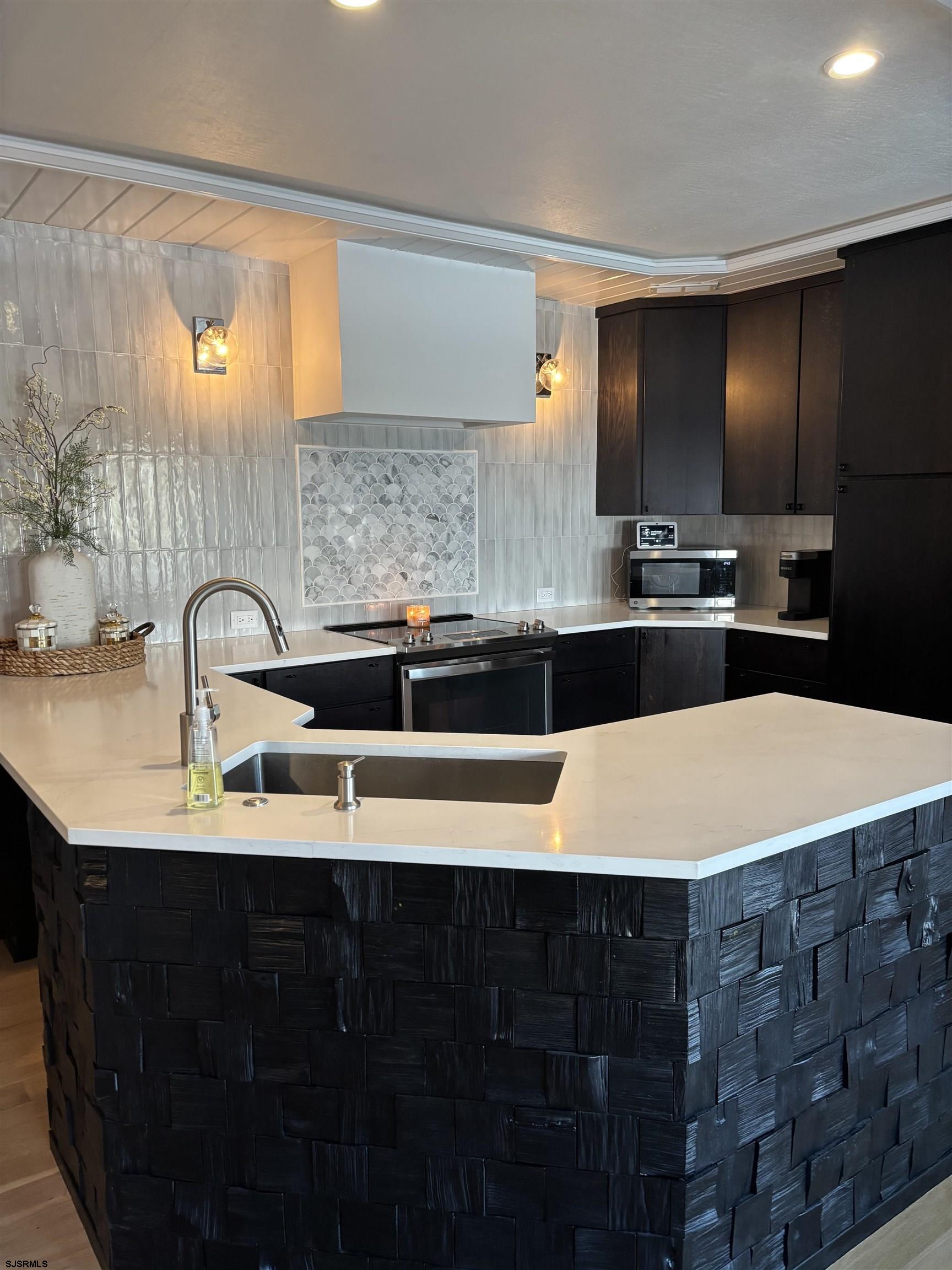 301 Harbour Cove Unit: 301