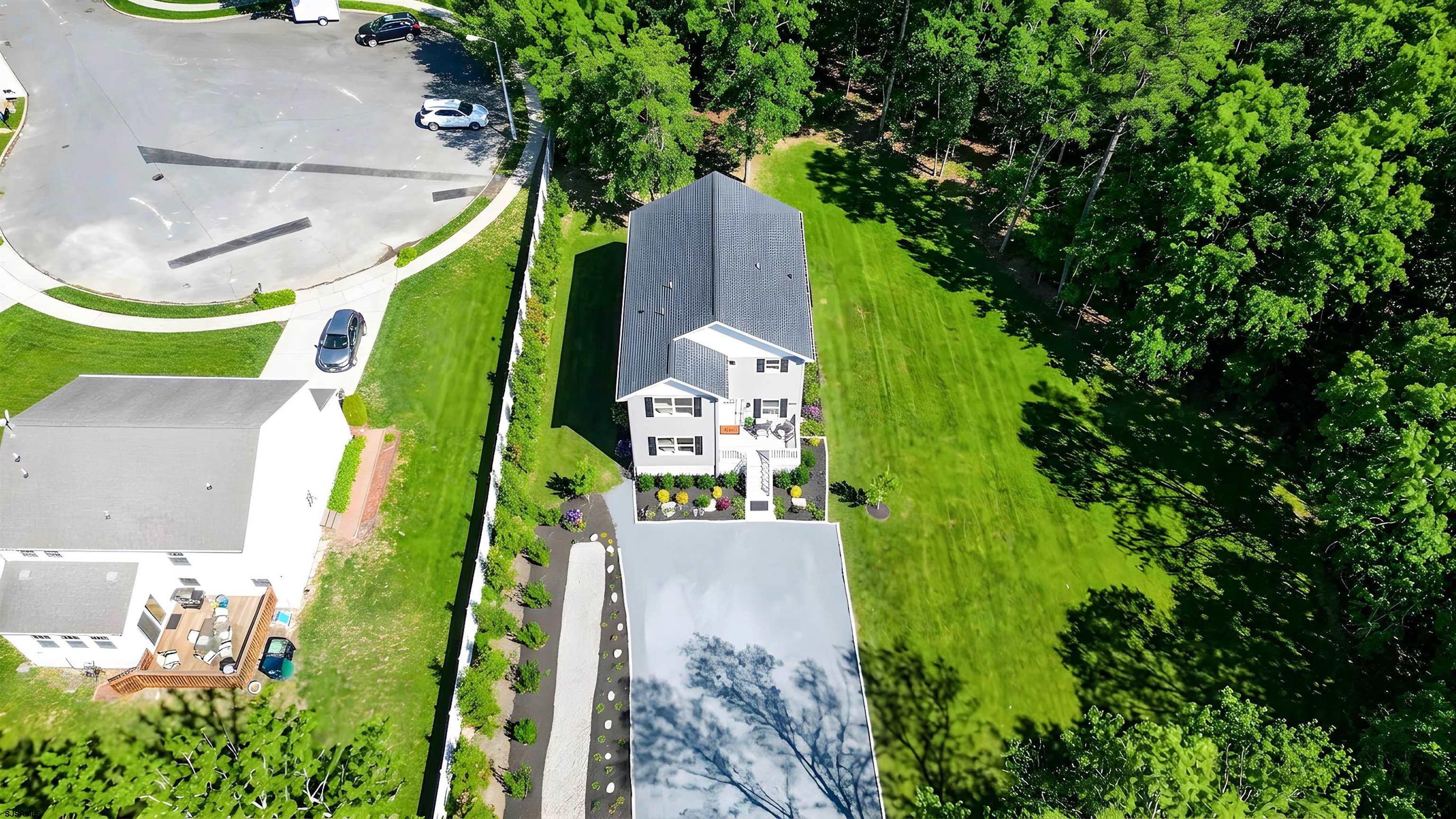 4011 Ridge Ave