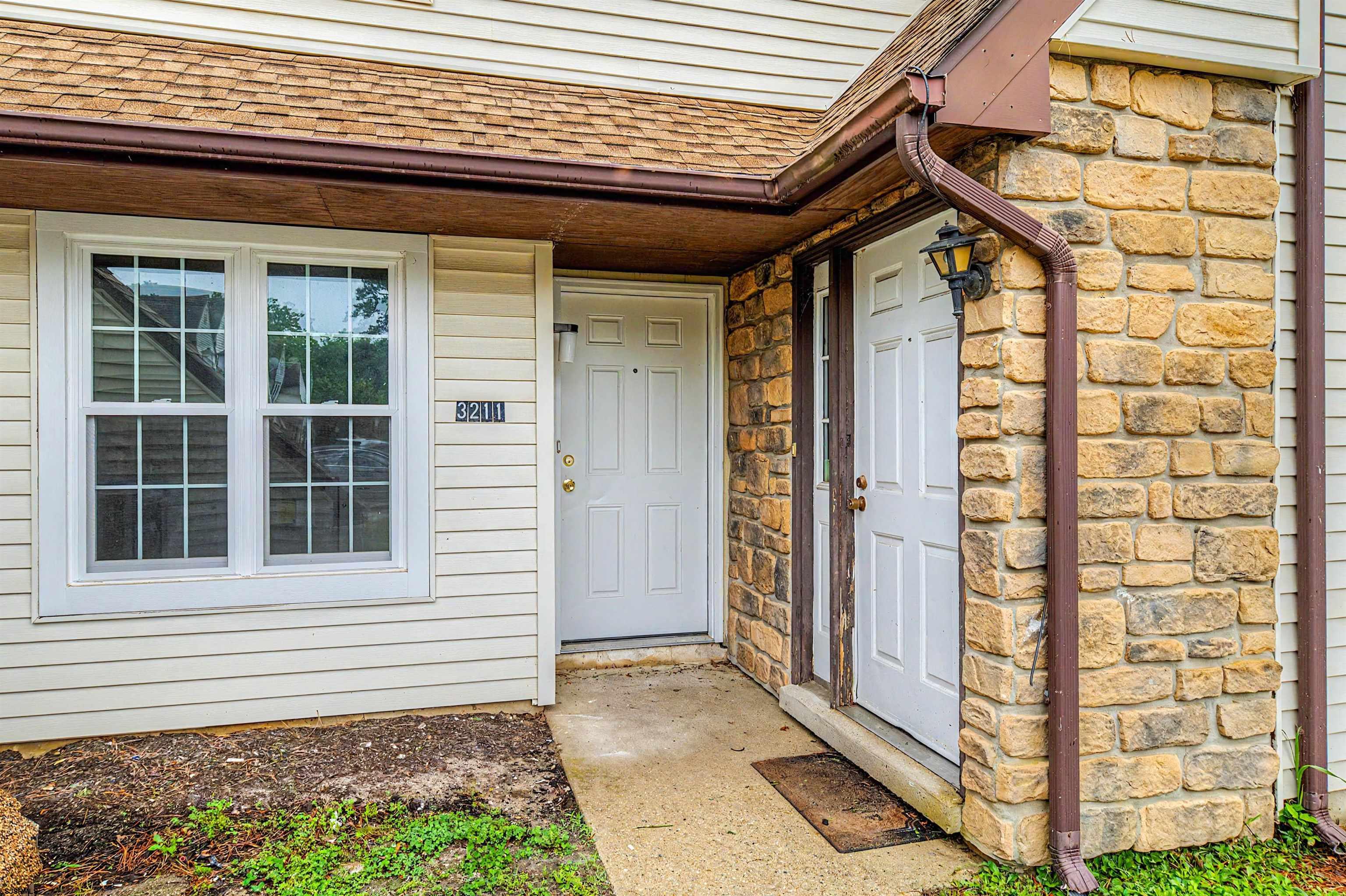3211 Juniper Ct Unit: 3211