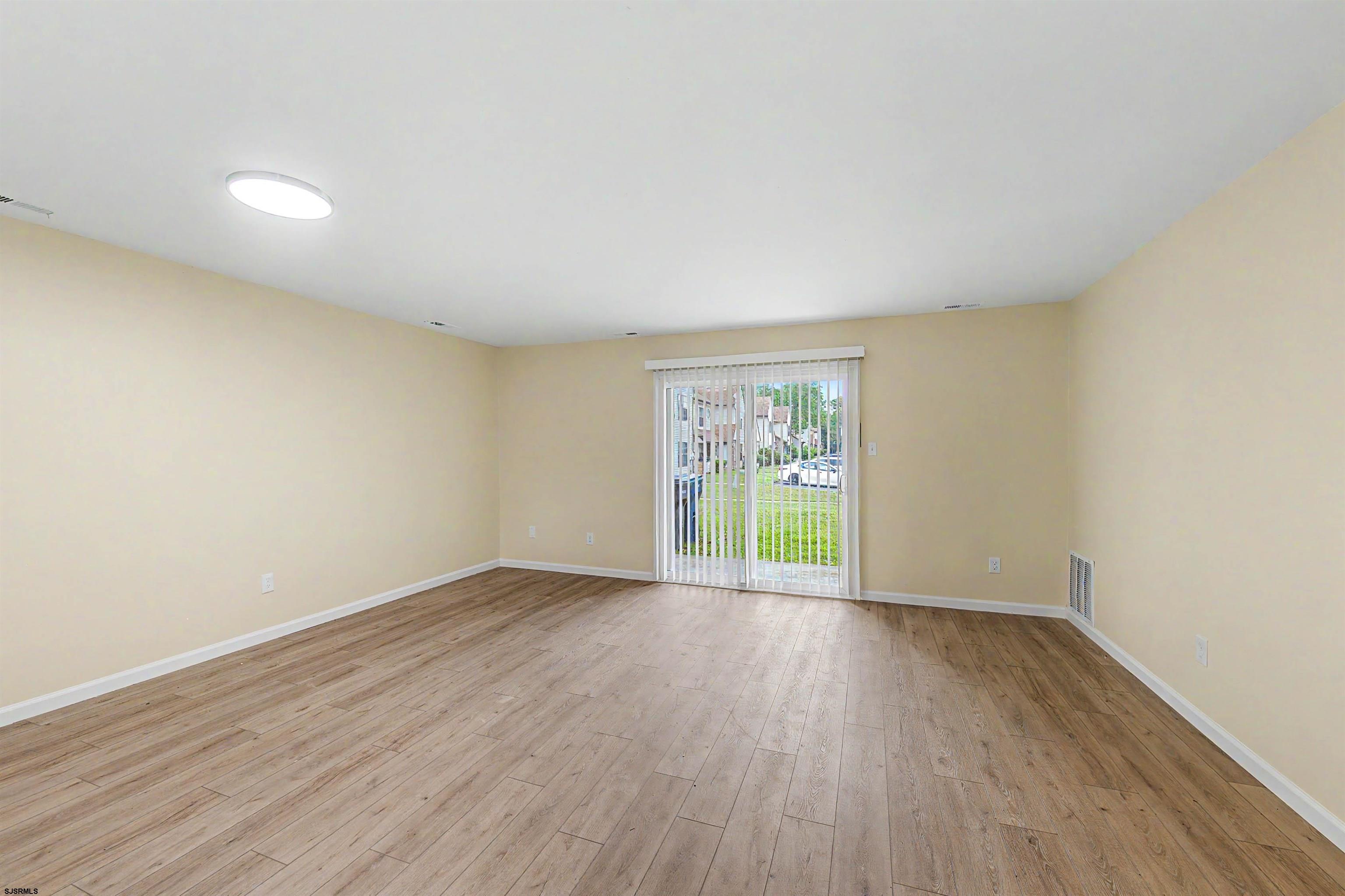 3211 Juniper Ct Unit: 3211