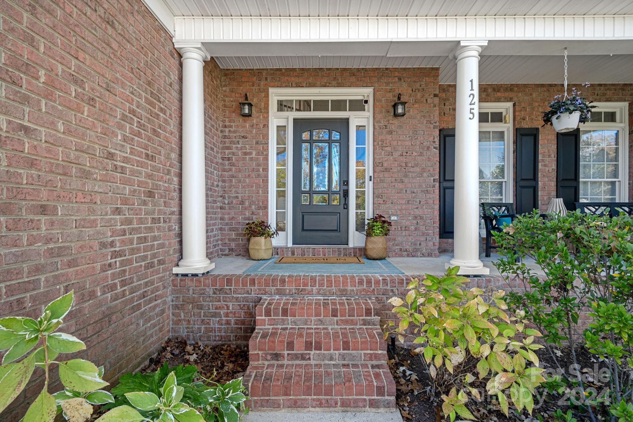 125 Pebble Brook Lane