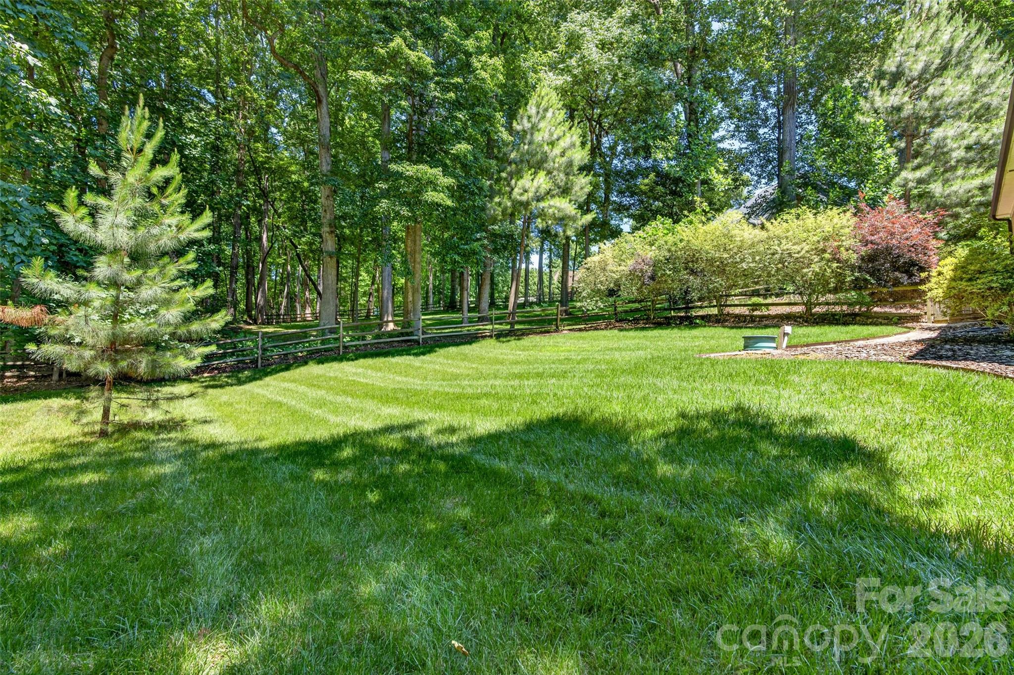 144 English Ivy Lane