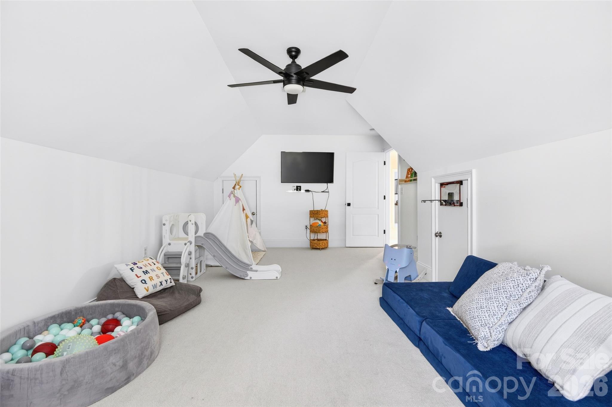 144 English Ivy Lane