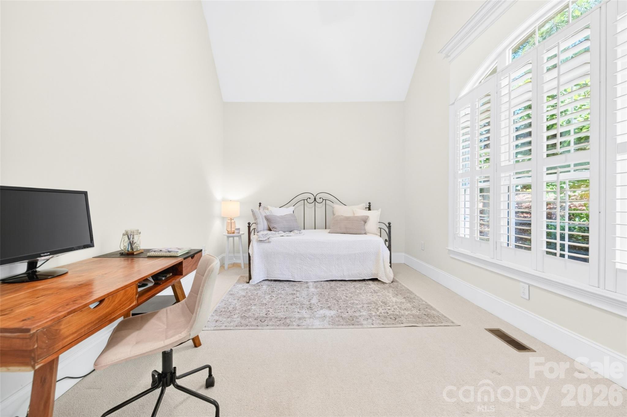 144 English Ivy Lane