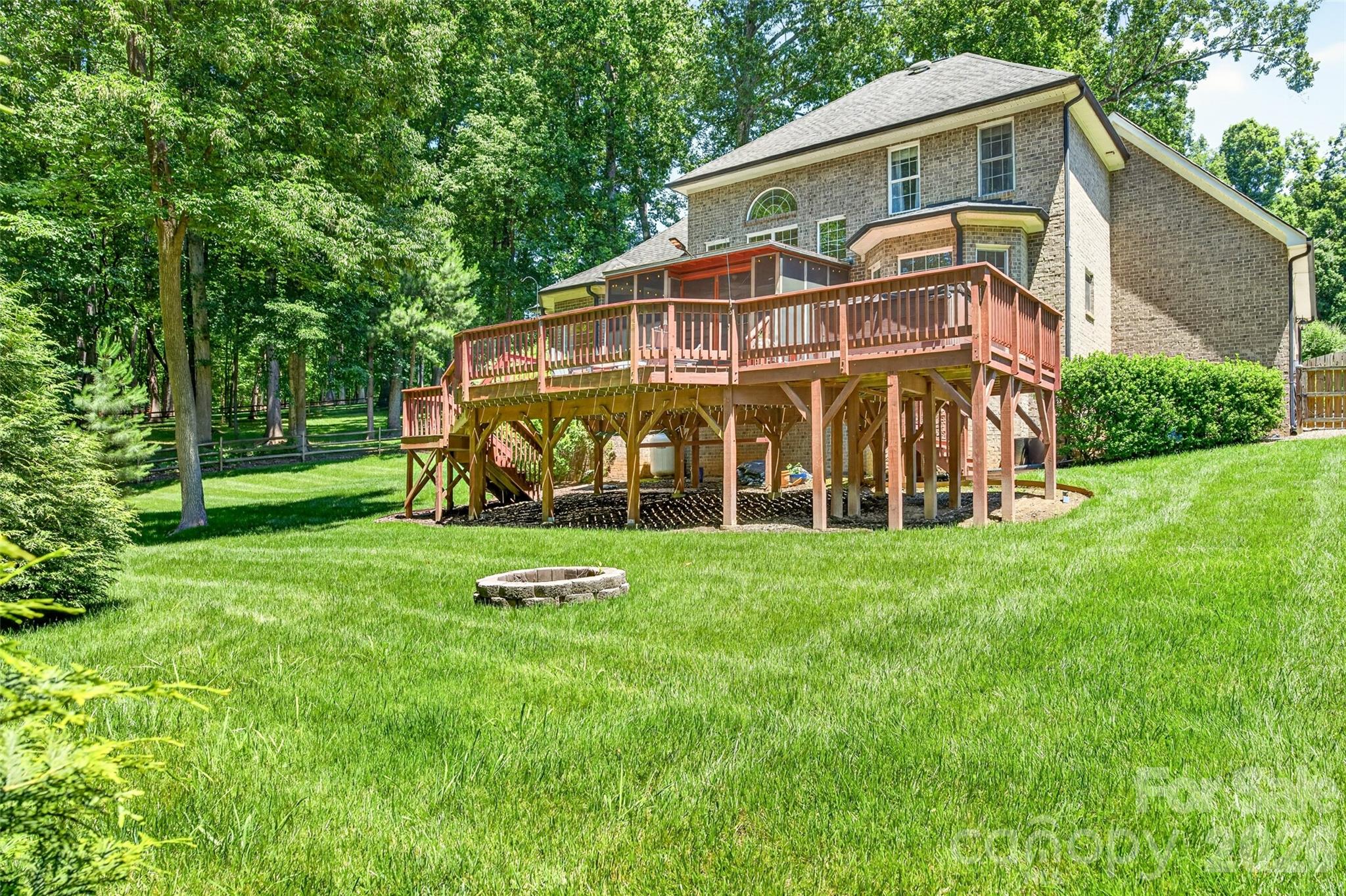144 English Ivy Lane