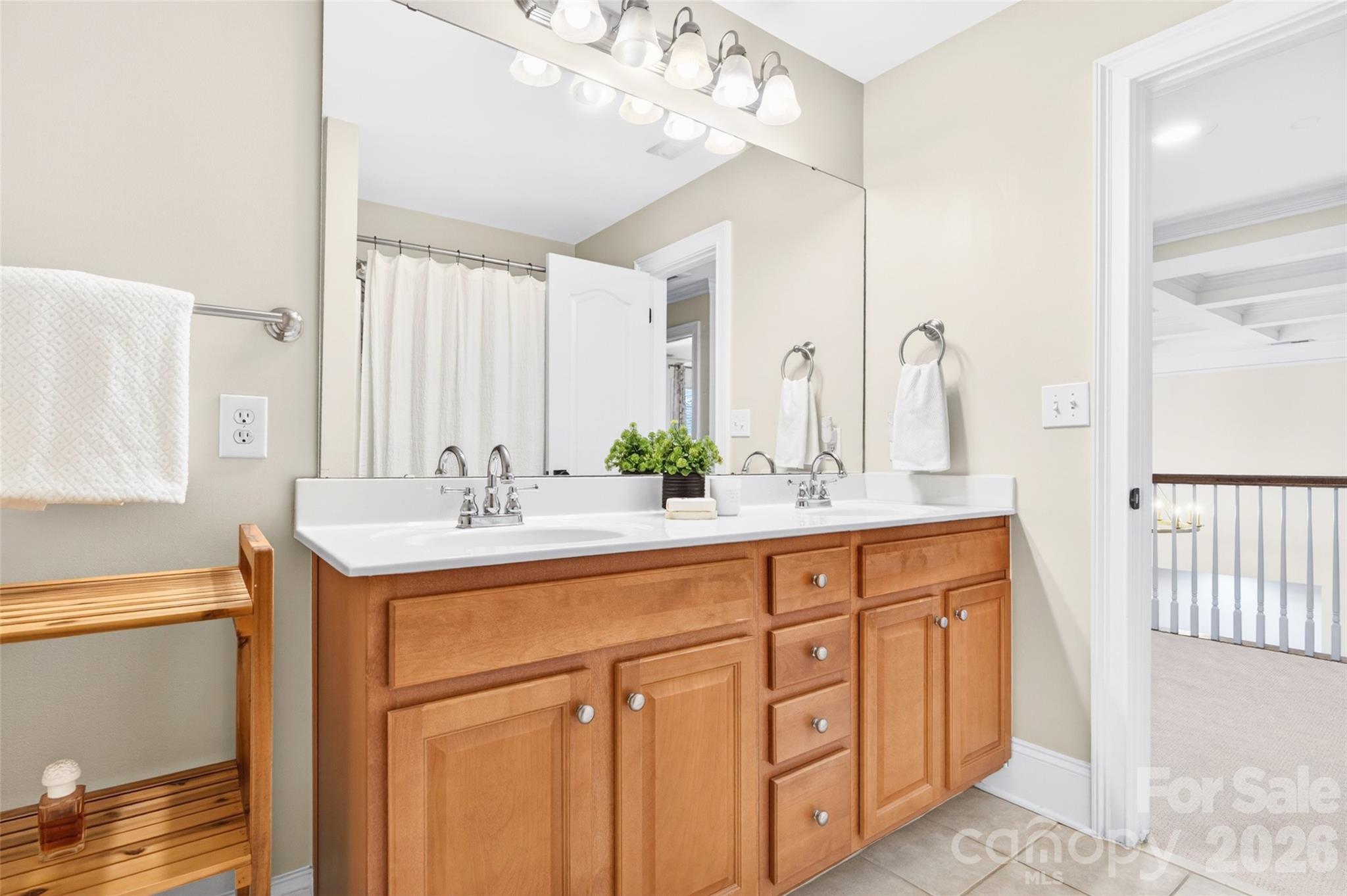 144 English Ivy Lane