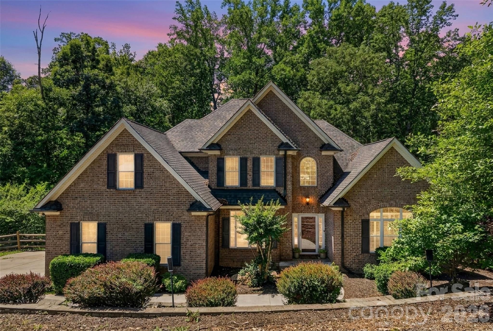 144 English Ivy Lane