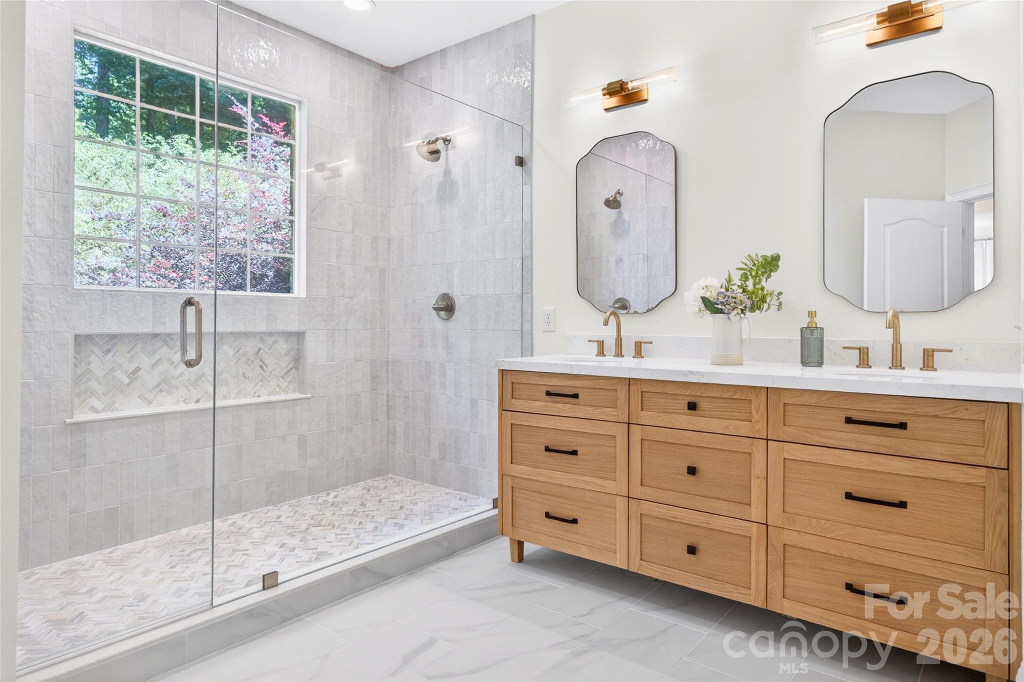 144 English Ivy Lane