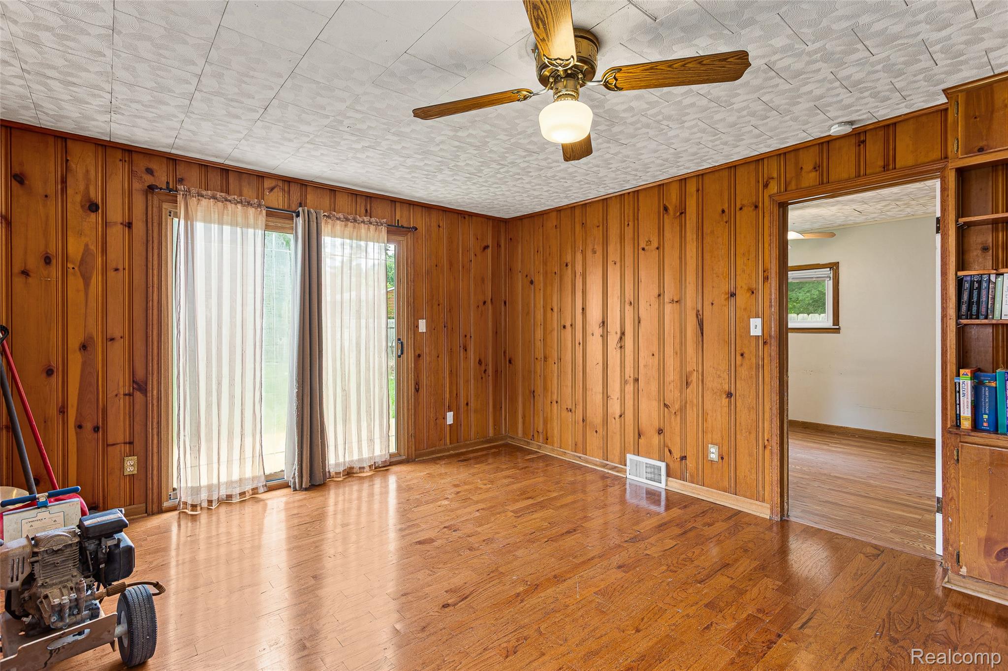 4842 Hunt Street