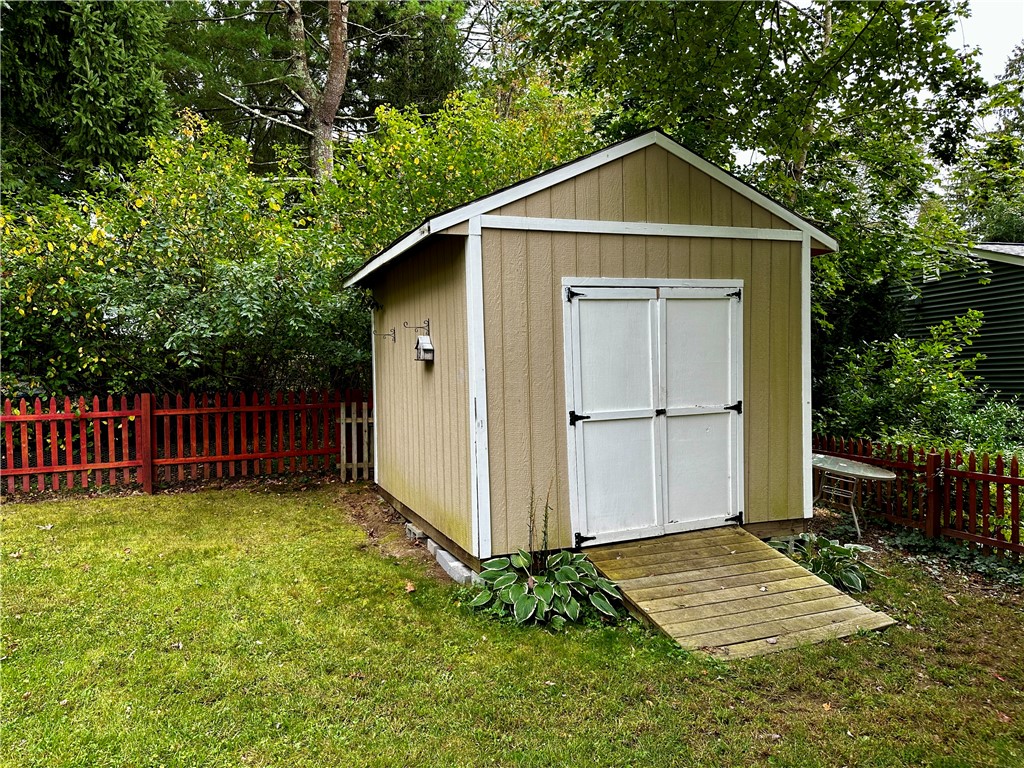 2 Hopkins Court