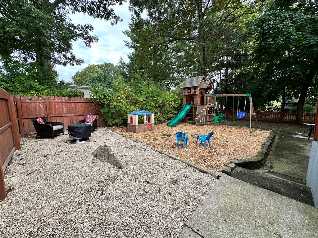 2 Hopkins Court