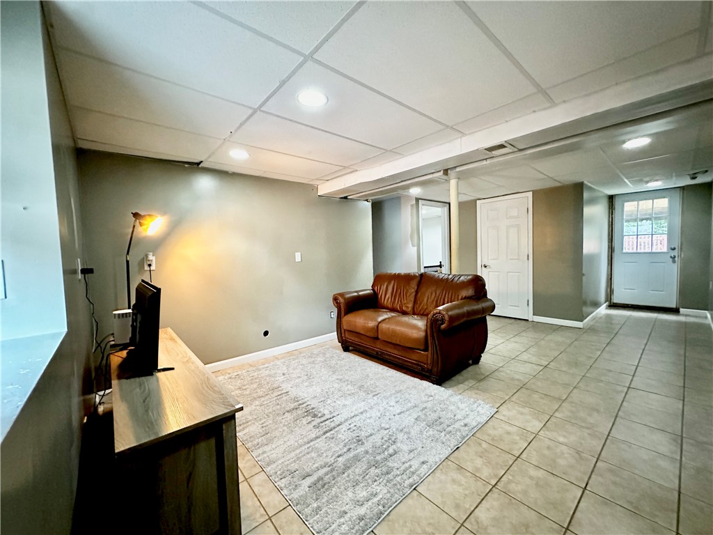 2 Hopkins Court