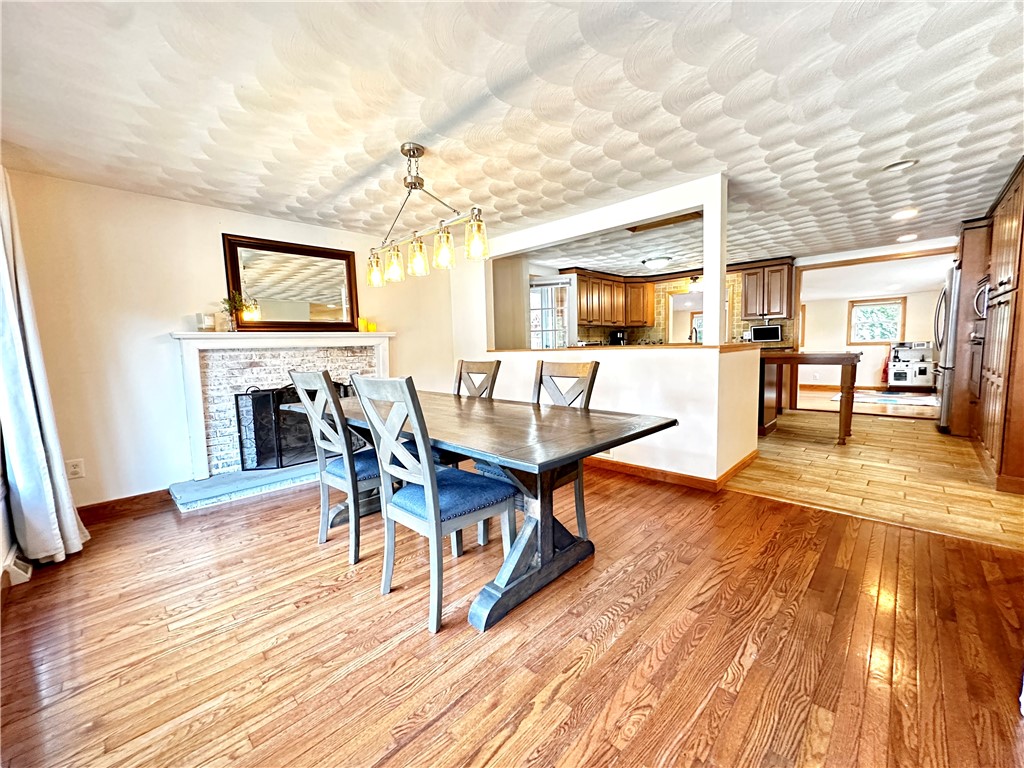 2 Hopkins Court