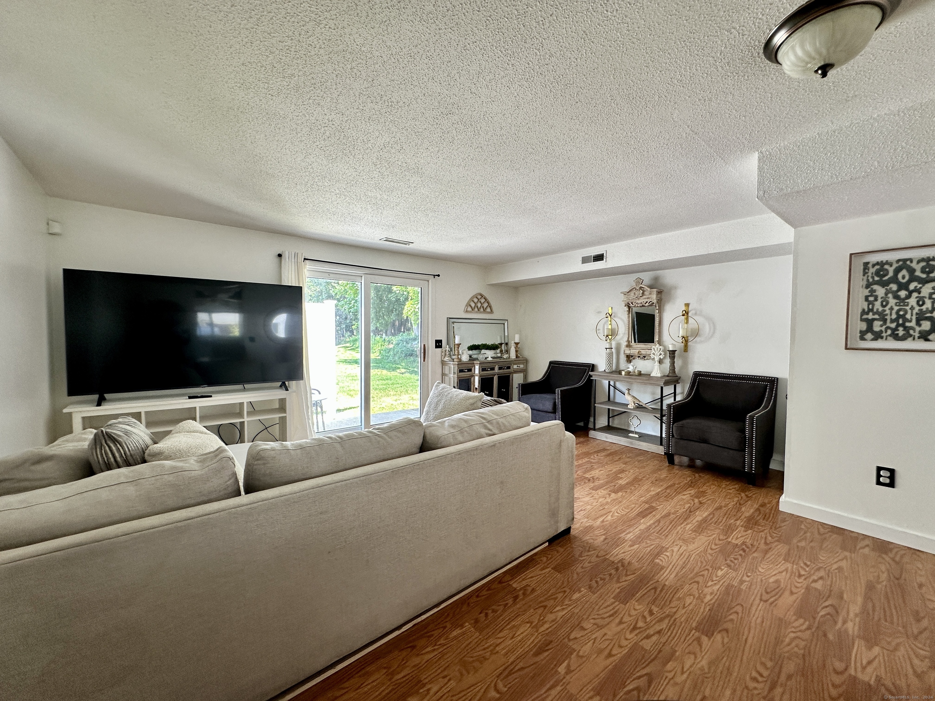 63 Perry Street 108