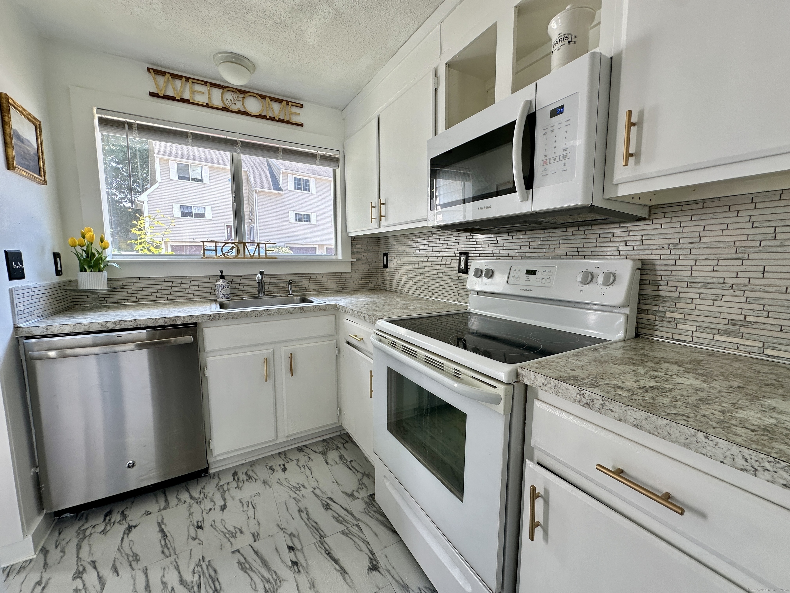 63 Perry Street 108