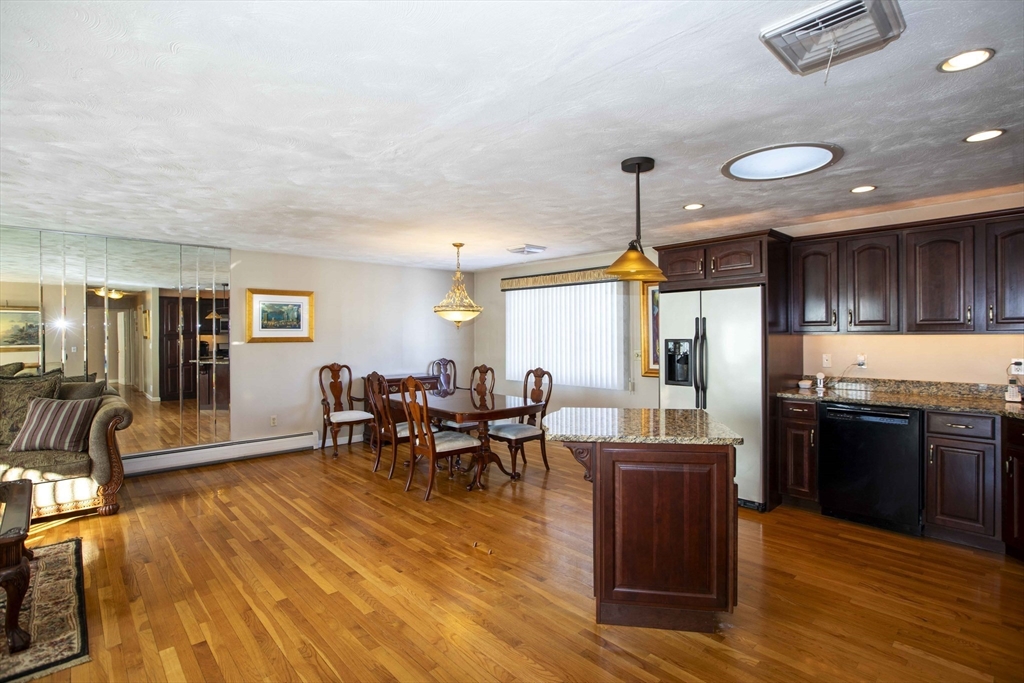 795 Old Warren Rd