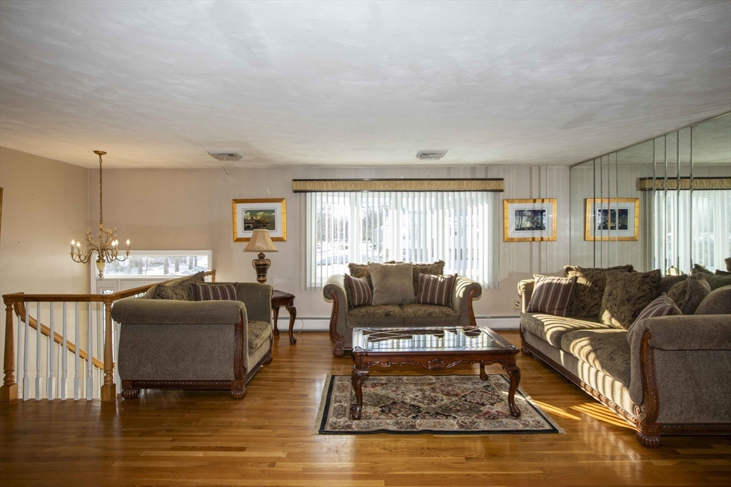 795 Old Warren Rd