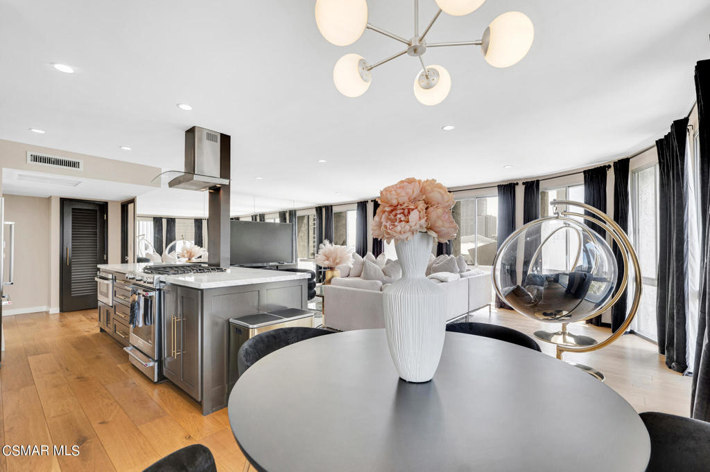 800 W 1st Street 1405