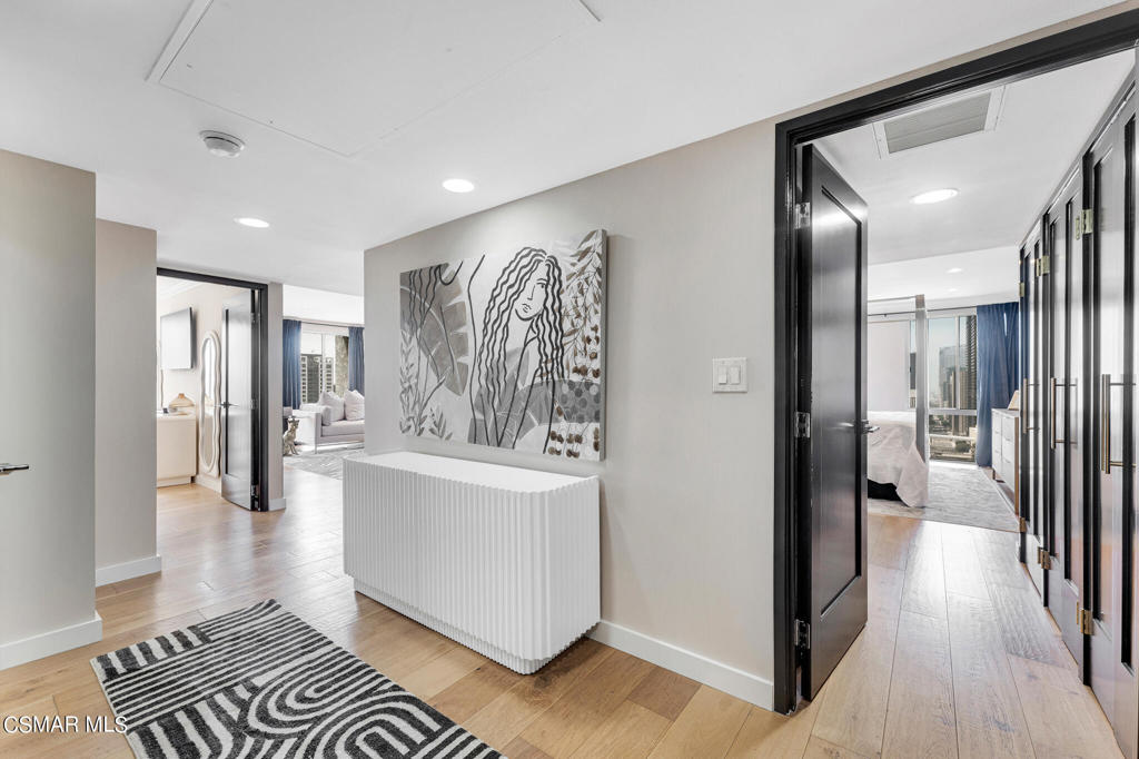 800 W 1st Street 1405