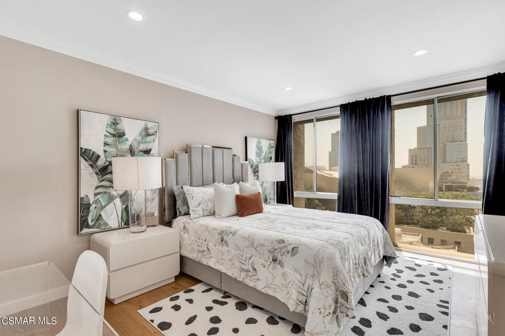 800 W 1st Street 1405