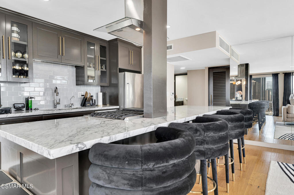 800 W 1st Street 1405