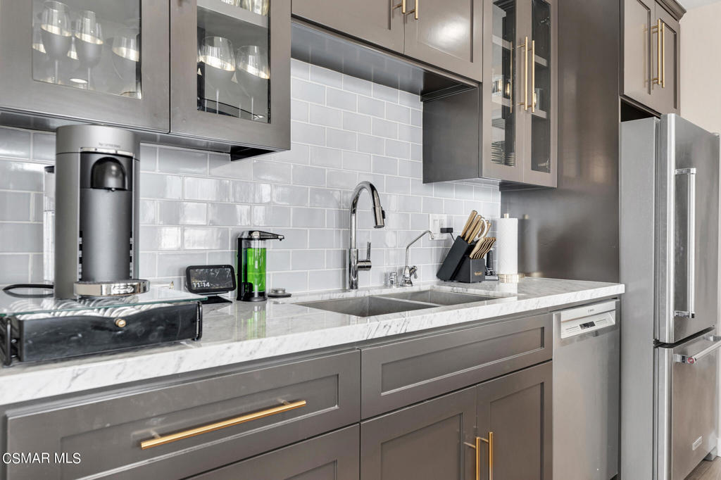 800 W 1st Street 1405