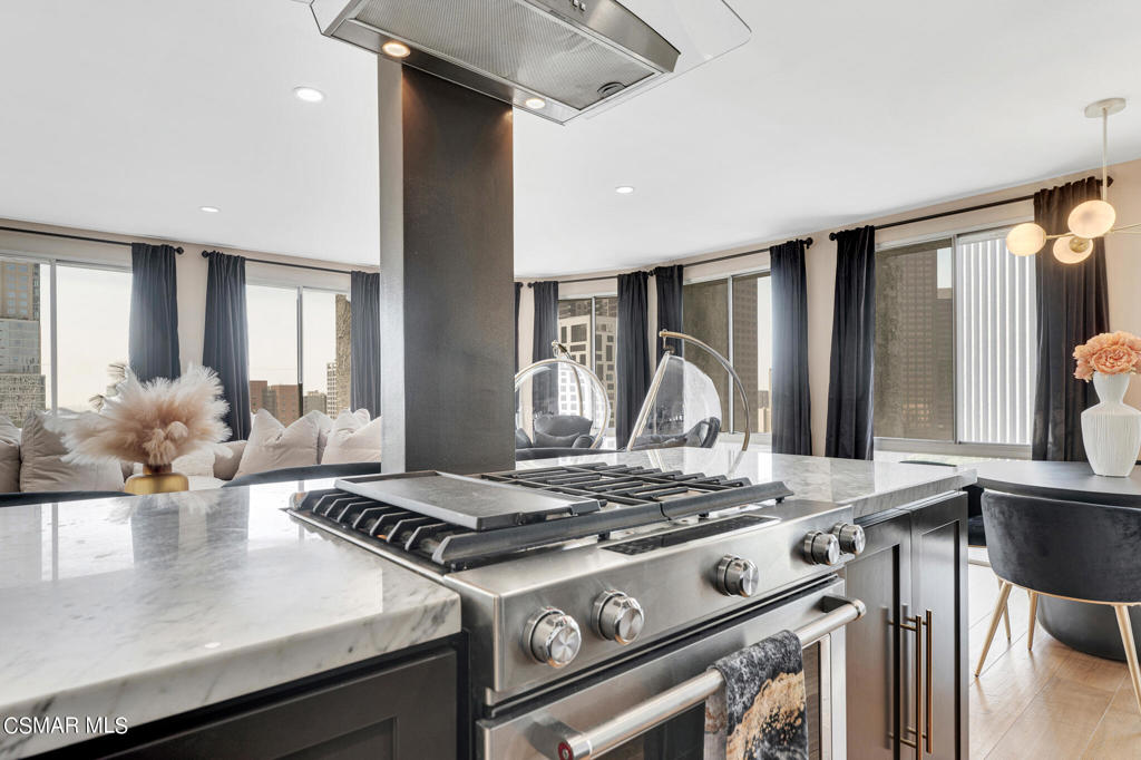 800 W 1st Street 1405