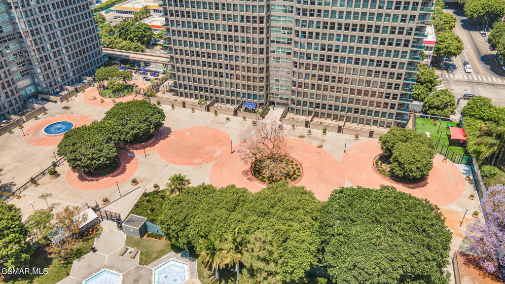 800 W 1st Street 1405