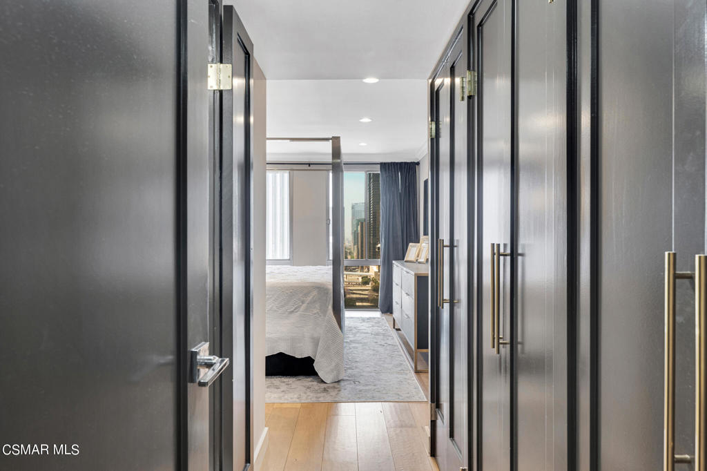 800 W 1st Street 1405