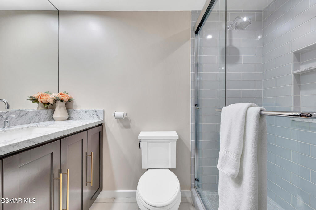 800 W 1st Street 1405