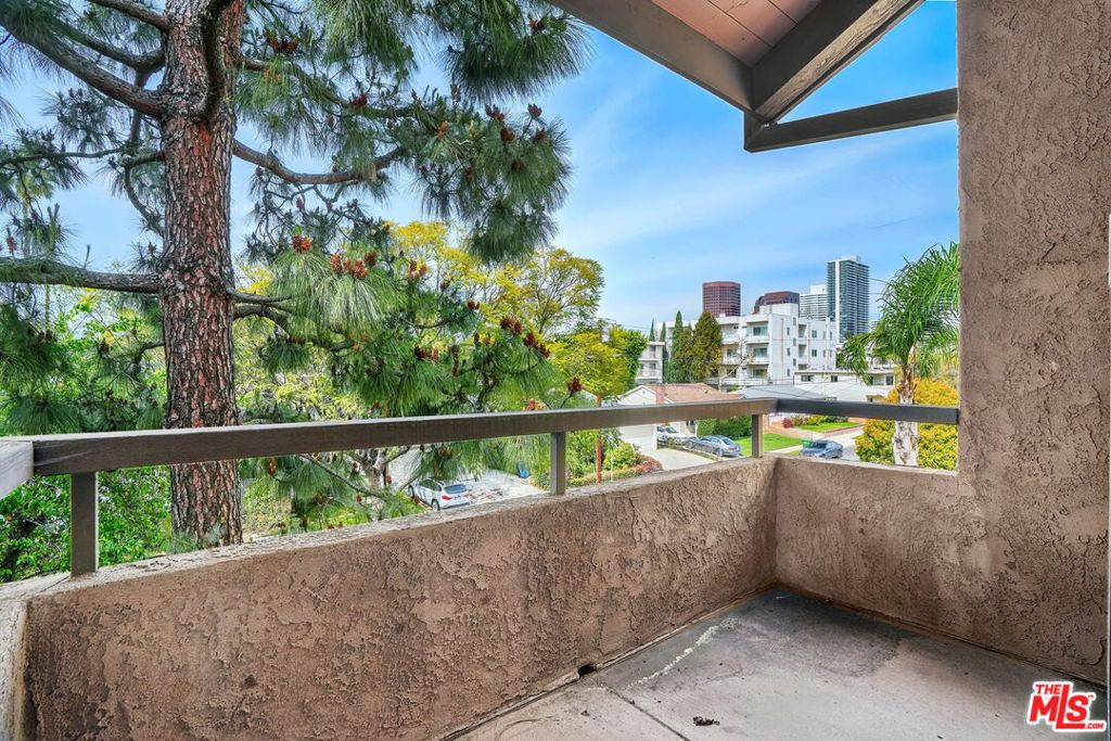 1328 S Bundy Drive 15