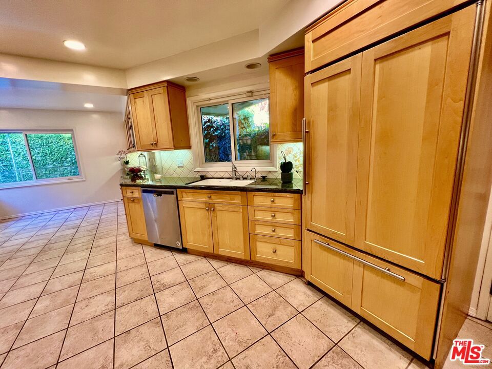 1008 Westholme Avenue