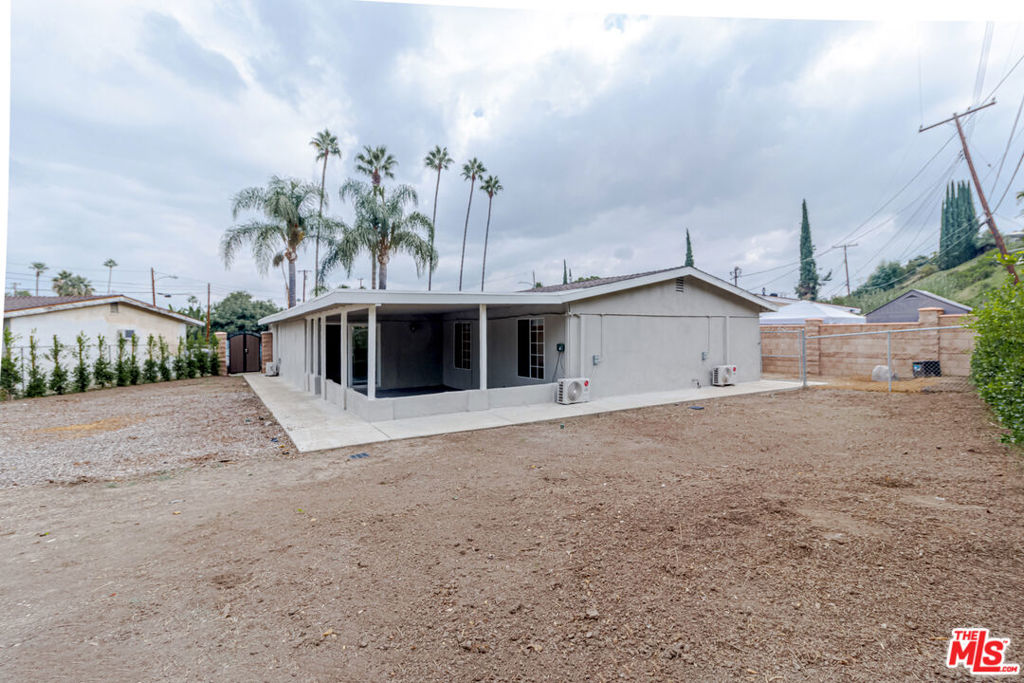 1521 Almena Avenue