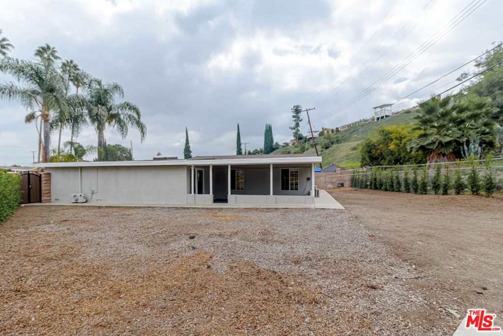 1521 Almena Avenue