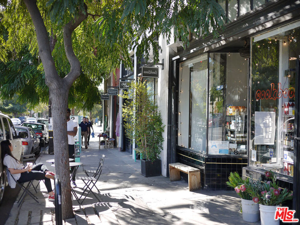 1548 N Parmer Avenue