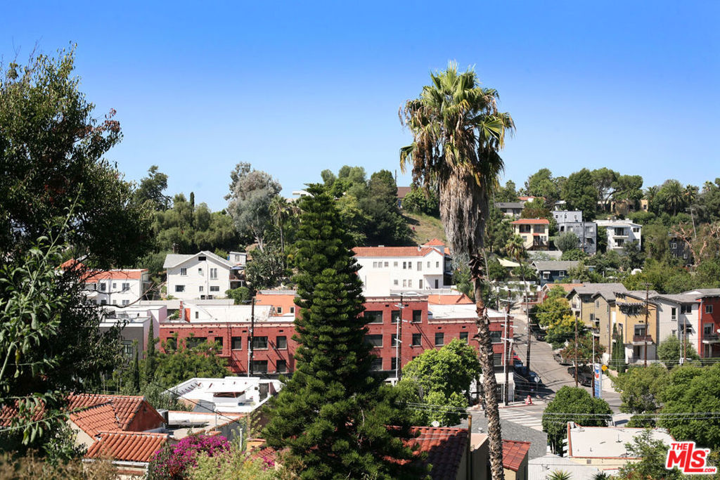 1548 N Parmer Avenue