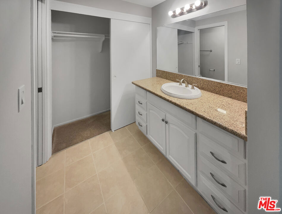 1519 Hedgepath Avenue