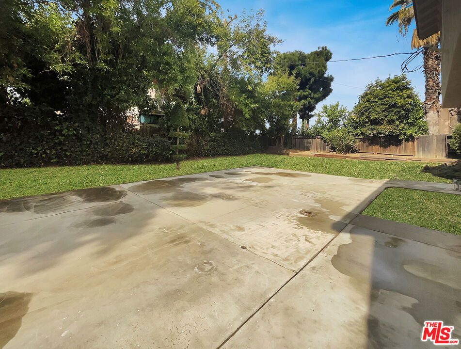 1519 Hedgepath Avenue