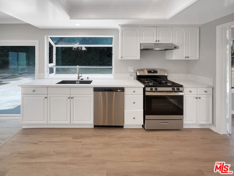 1519 Hedgepath Avenue