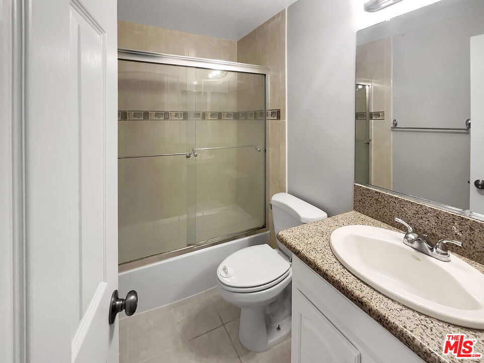 1519 Hedgepath Avenue