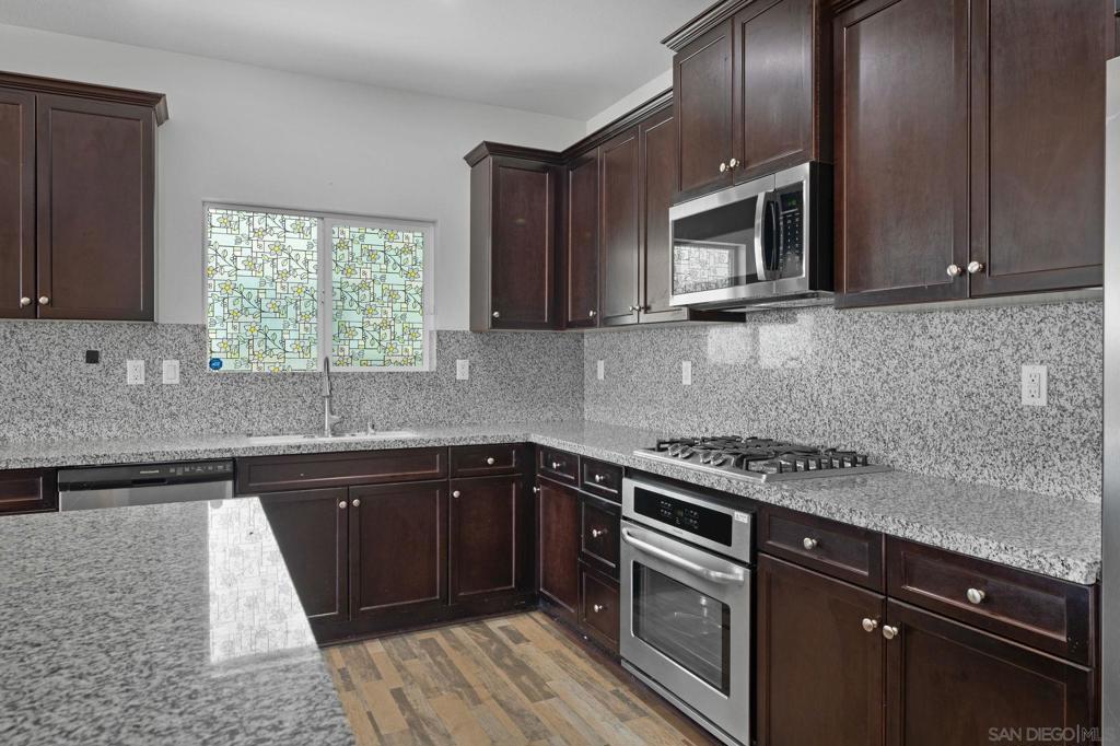 3106 S Plymouth Paseo