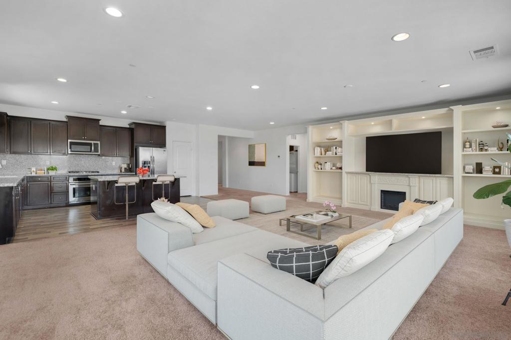 3106 S Plymouth Paseo
