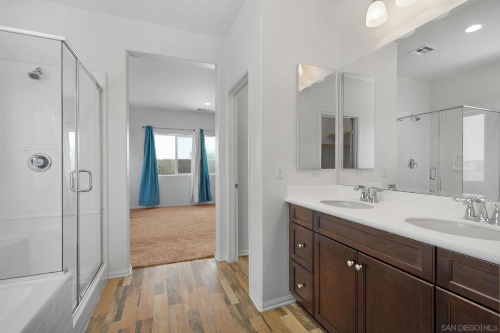 3106 S Plymouth Paseo