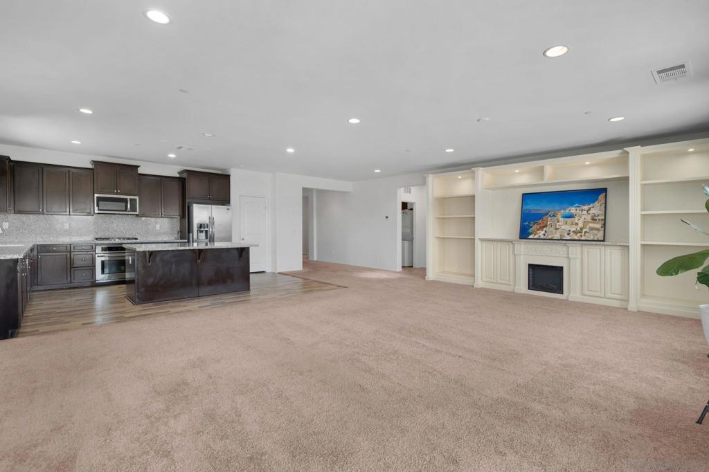 3106 S Plymouth Paseo
