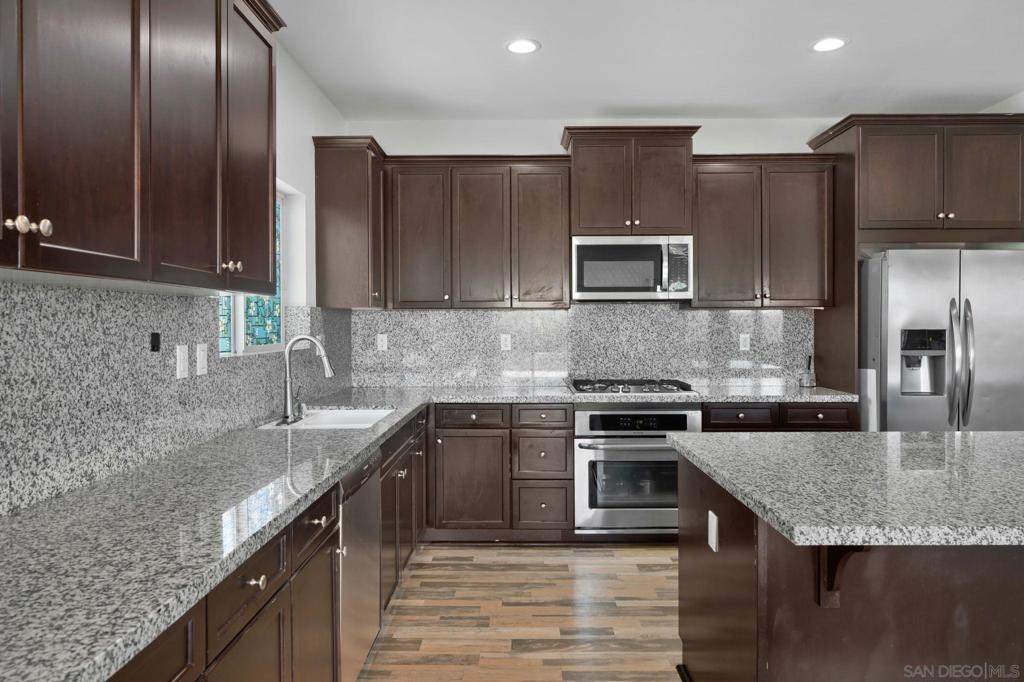 3106 S Plymouth Paseo