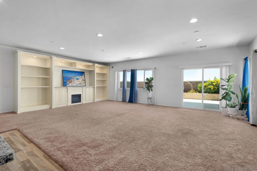 3106 S Plymouth Paseo