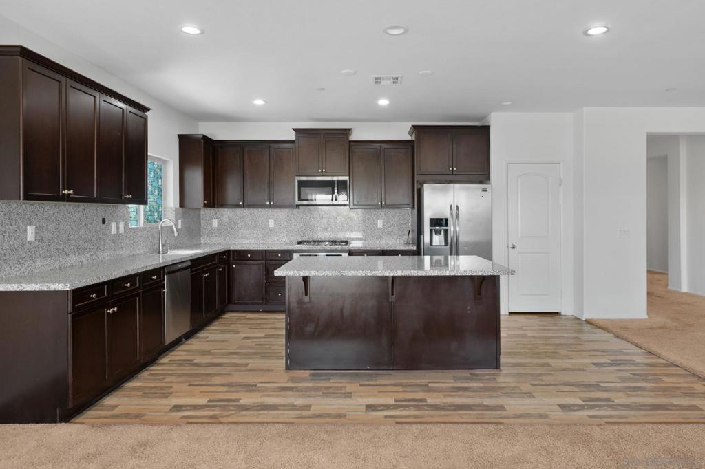 3106 S Plymouth Paseo