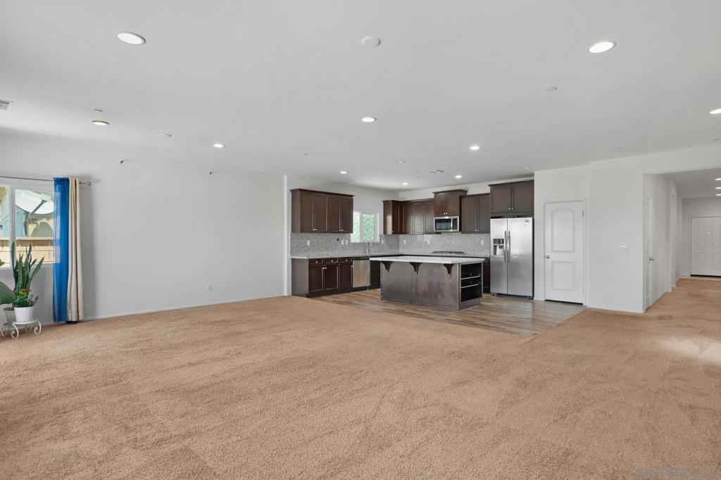 3106 S Plymouth Paseo