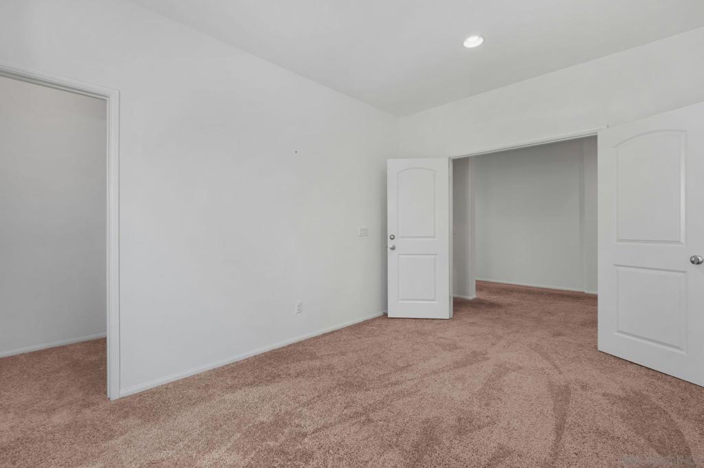 3106 S Plymouth Paseo